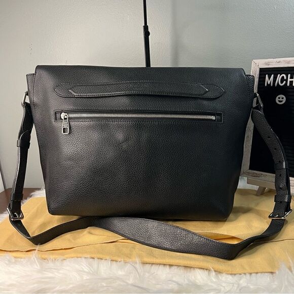 LOUIS vuitton marius taurillon leather messenger bag - Picture 3 of 16